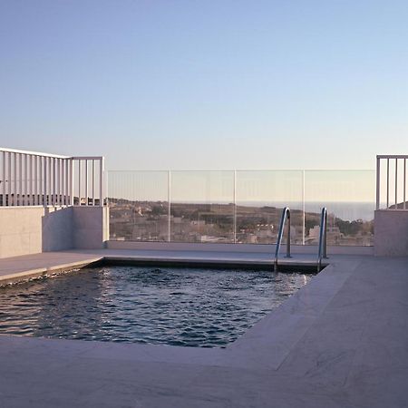 Anici Crt Penthouse 4 - With Private Rooftop Pool Victoria Exterior photo