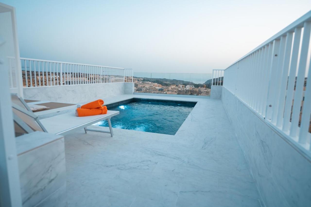 Anici Crt Penthouse 4 - With Private Rooftop Pool Victoria Exterior photo