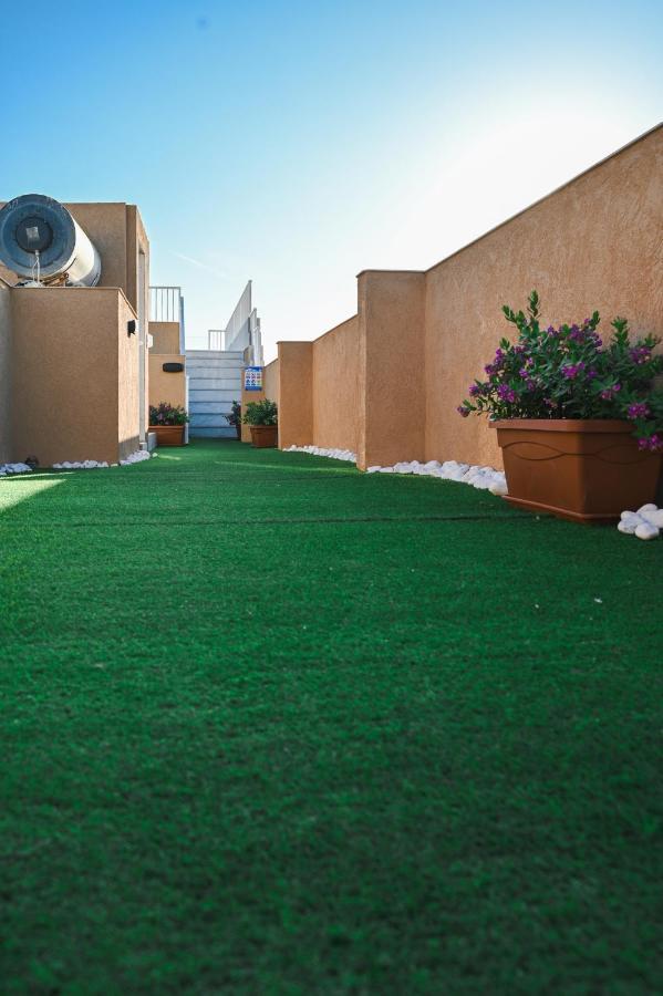Anici Crt Penthouse 4 - With Private Rooftop Pool Victoria Exterior photo