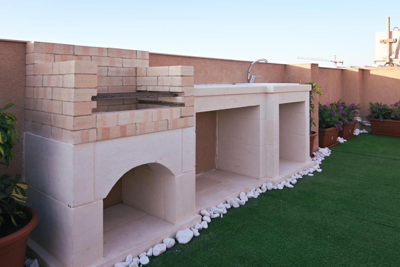 Anici Crt Penthouse 4 - With Private Rooftop Pool Victoria Exterior photo