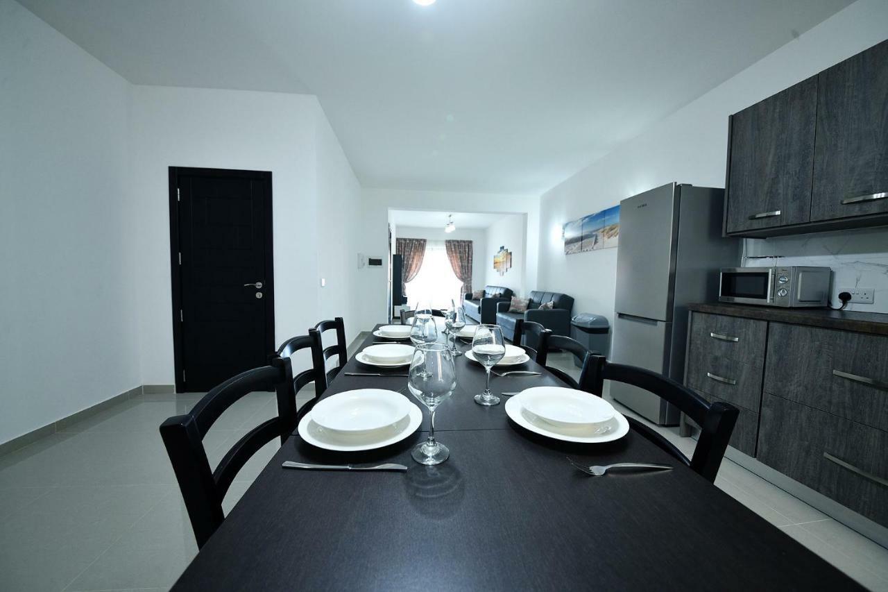 Anici Crt Penthouse 4 - With Private Rooftop Pool Victoria Exterior photo