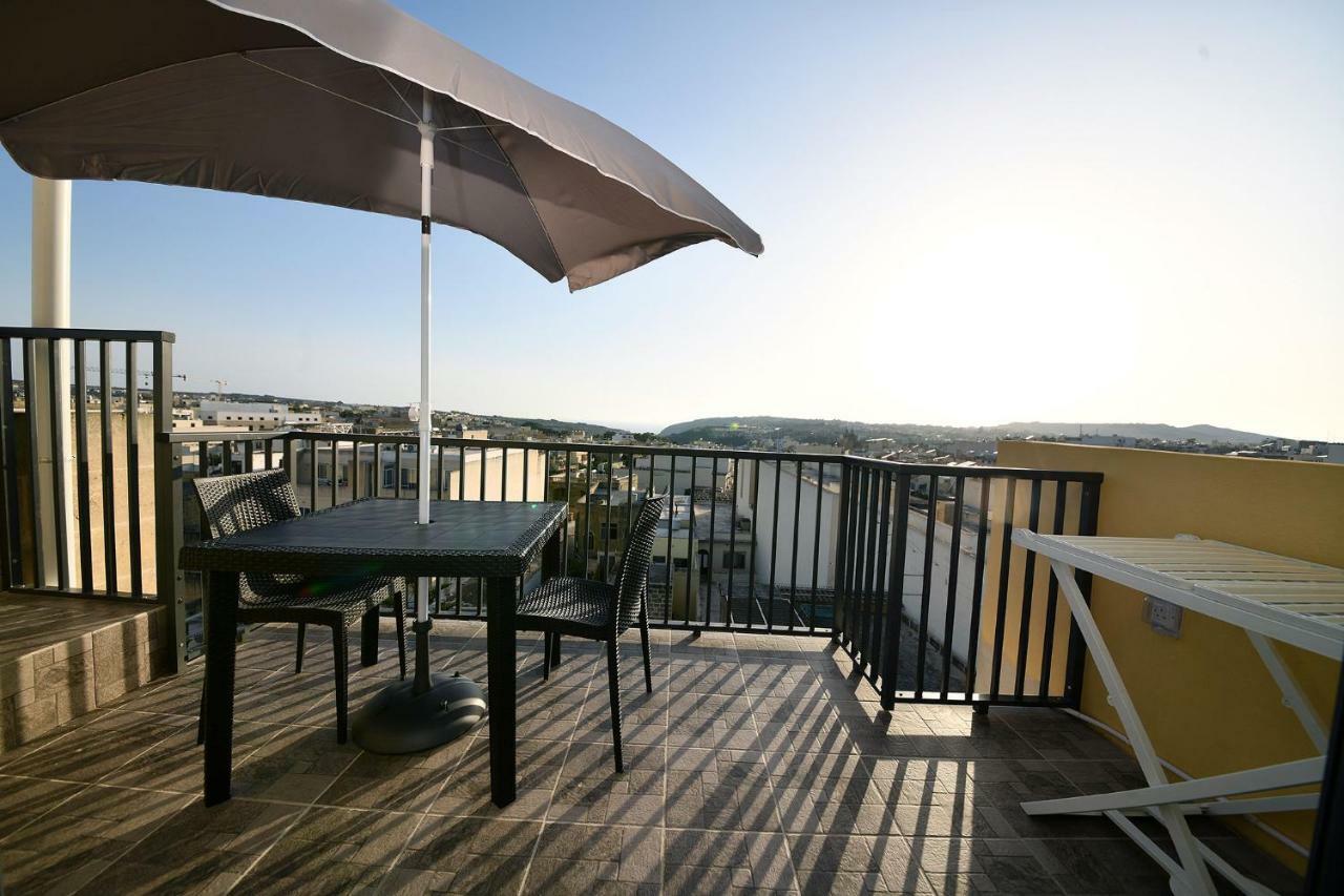 Anici Crt Penthouse 4 - With Private Rooftop Pool Victoria Exterior photo